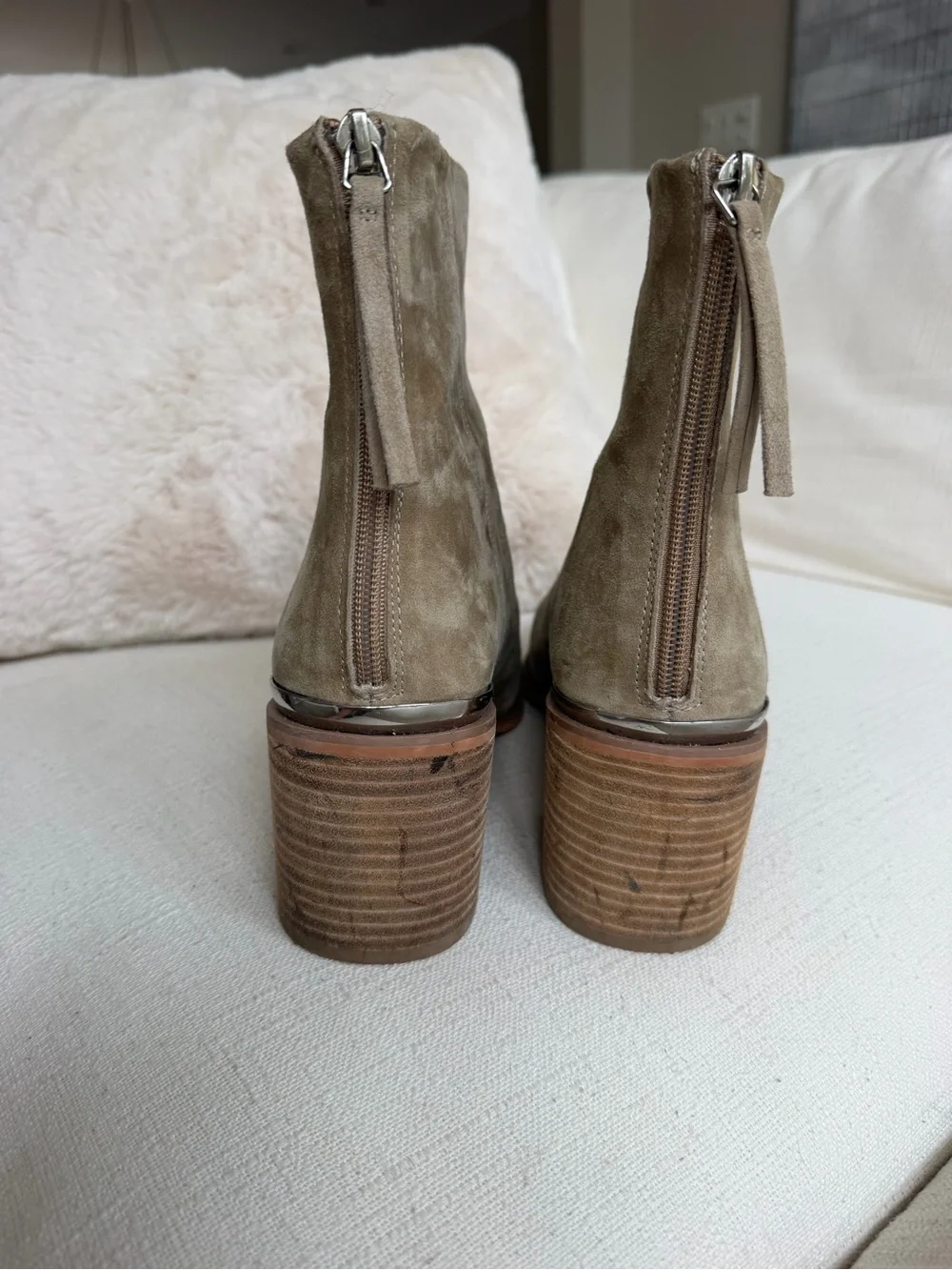 Steve Madden Suede Block Heel Ankle Boots size 10 booties